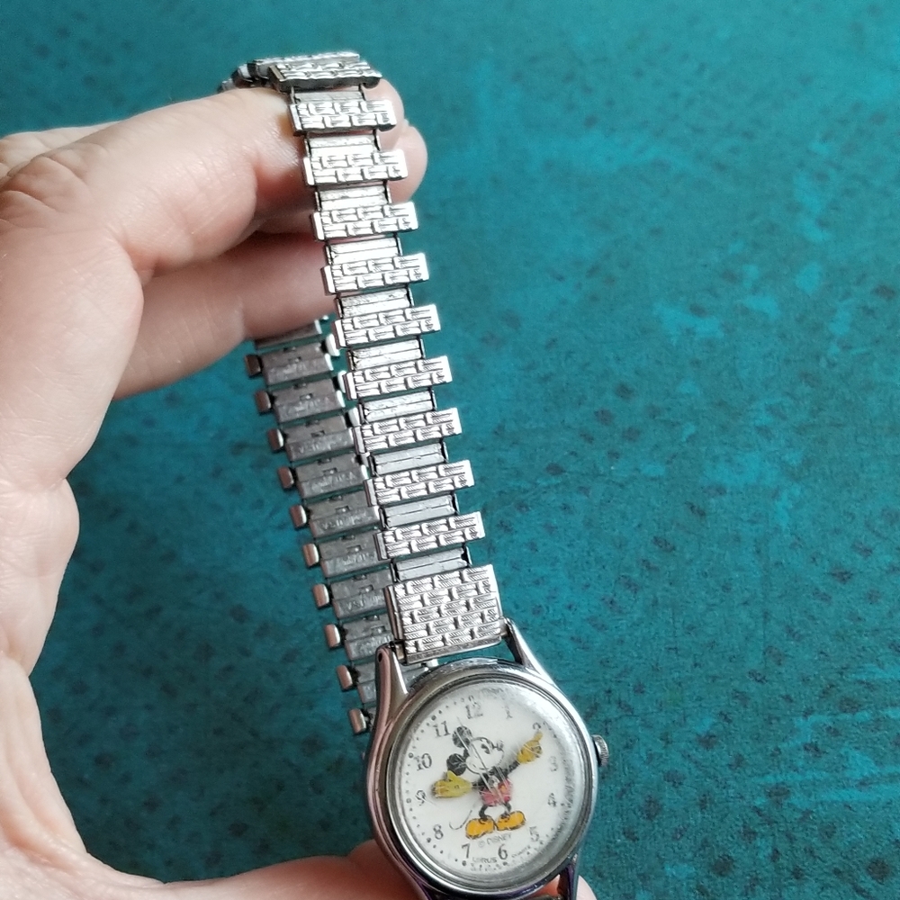 Vintage Mickey Mouse wristwatch Lorus Disney ladies silver tone quartz - Picture 13 of 15